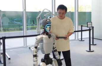 Sekolah pertama untuk robot di China mengajarkan humanoid robot