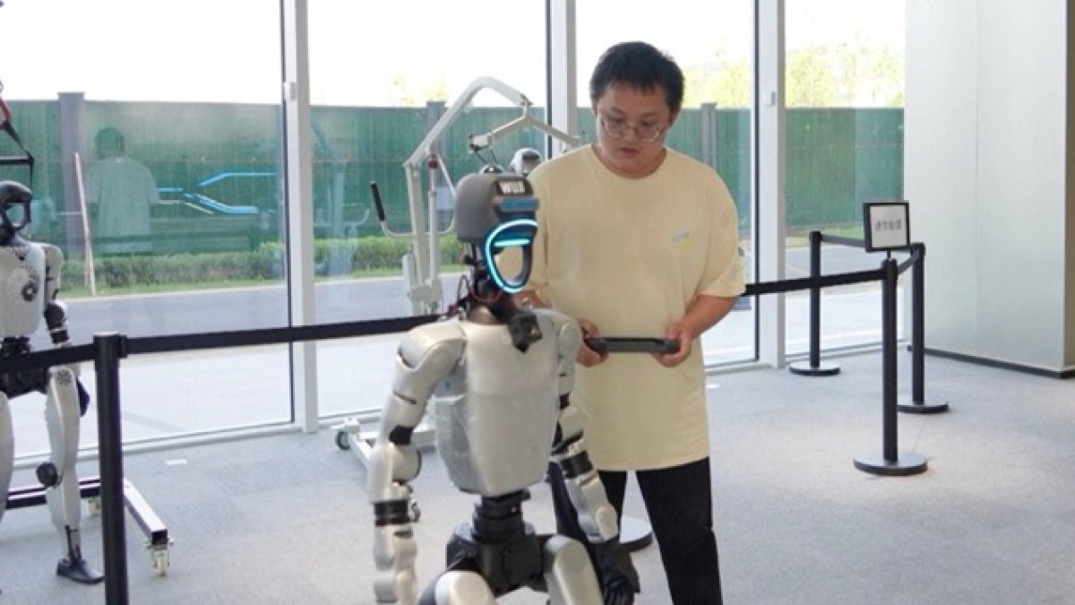 Sekolah pertama untuk robot di China mengajarkan humanoid robot